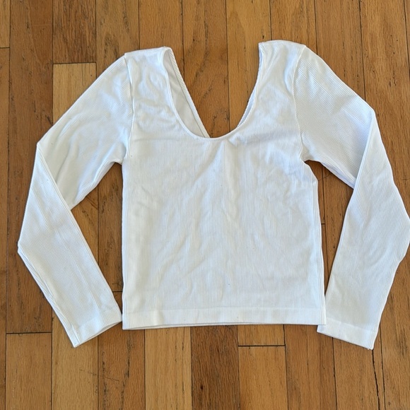 A New Day | Long Sleeve | Ribbed | V-Neck | White | Tee | size S - Picture 3 of 3